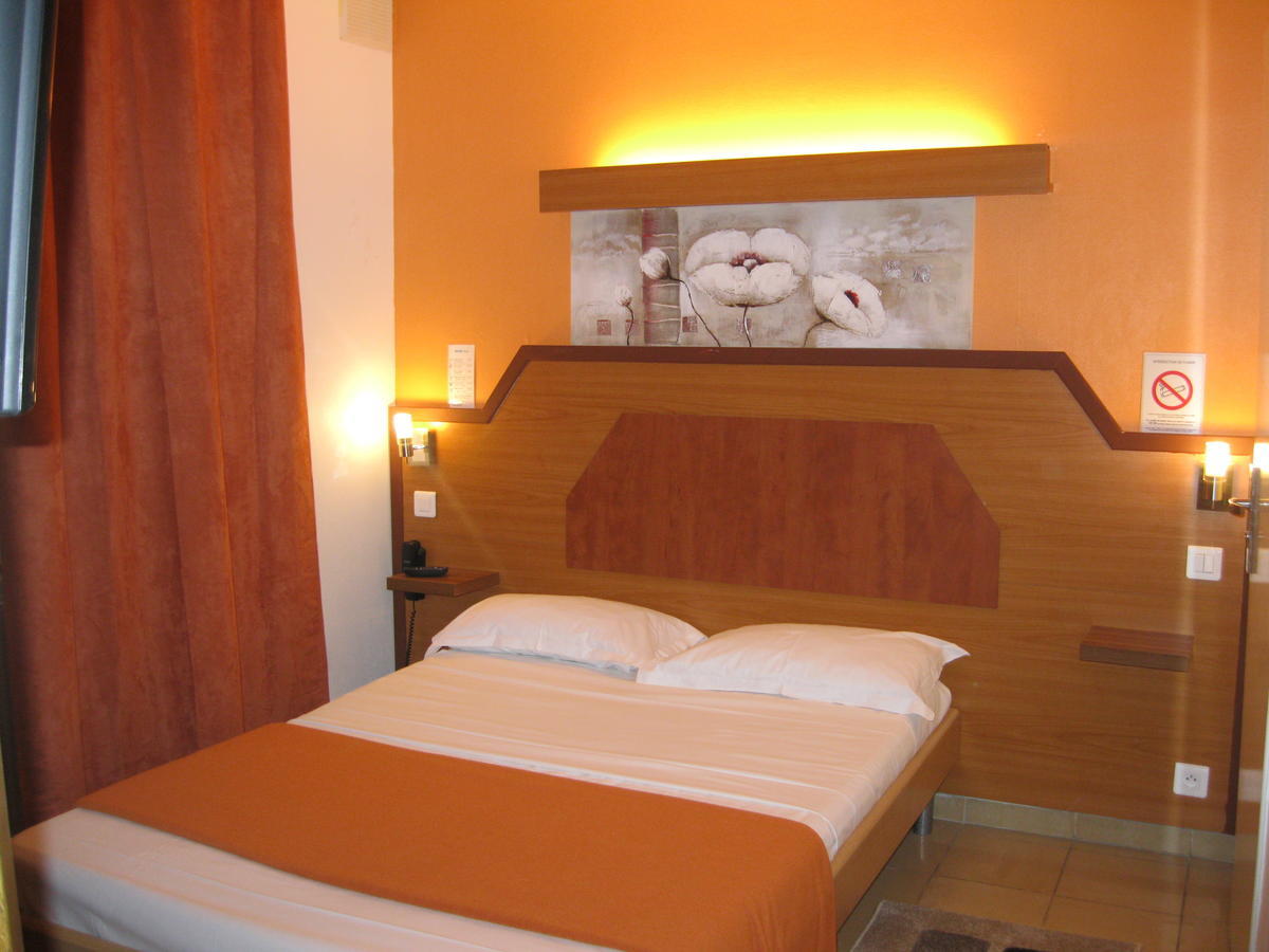Le Nouvel Hotel Du Theatre Paris Phòng bức ảnh